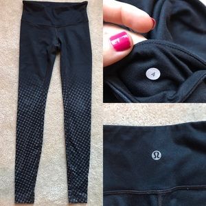 Lululemon tights,